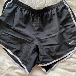 YOUTH NIKE TEMPO SHORTS